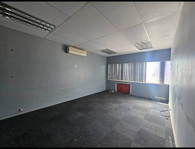 9,058M² WAREHOUSE TO LET IN TUNNEY